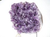 Amethyst </br>  </br>
Rand poliert/steht
Höhe:12cm/B:12cm </br>
Art.Nr.0LD2804</br> 
€   67,00
