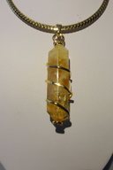 </br></br></br>Citrin
Doppelender
in Gold gefasst</br>
4,5cm</br>
Art.Nr.Ci001</br></br>
€   28,90