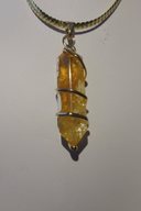 </br></br></br>
Citrin Doppelender</br>
in Gold gefasst</br>
4,0cm</br>
Art.Nr.Ci005</br></br>
€   28,90